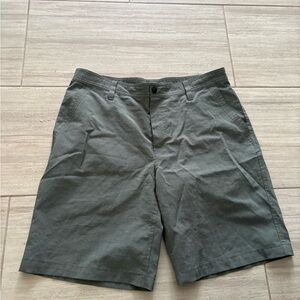 G.H. Bass & Co. Charcoal Flat Front Shorts
